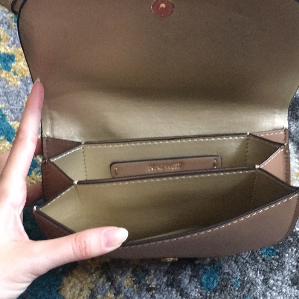 Crossbody - Picture 5 of 5